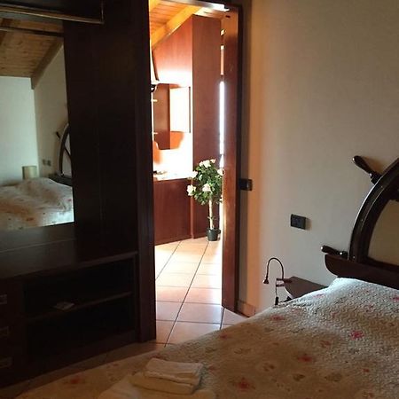 Ferienwohnung Apartment Laveno-Mombello Esterno foto