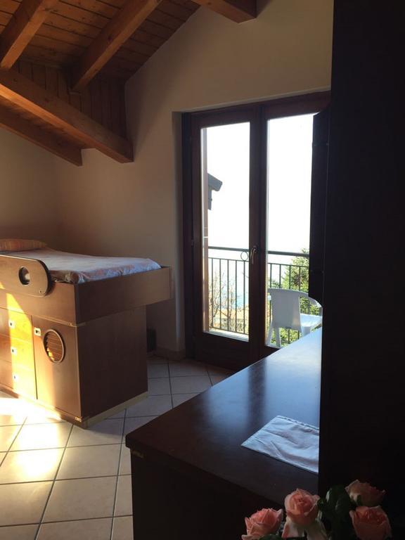 Ferienwohnung Apartment Laveno-Mombello Esterno foto